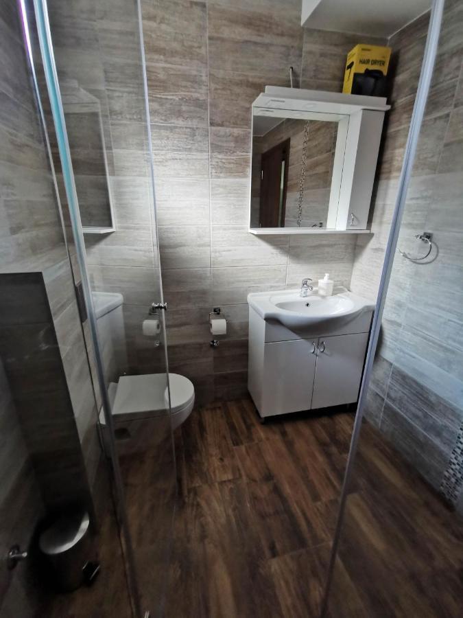 Sobe I Apartmani Casa Mia Pecinci Exterior foto