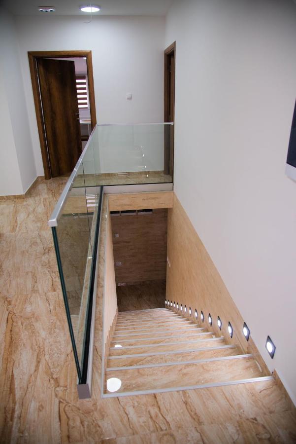 Sobe I Apartmani Casa Mia Pecinci Exterior foto