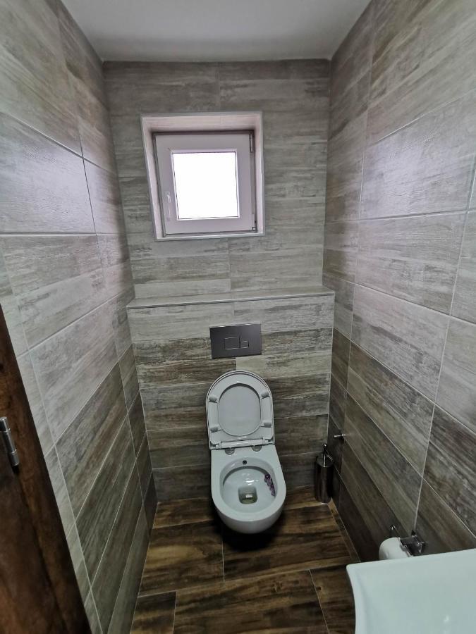 Sobe I Apartmani Casa Mia Pecinci Exterior foto